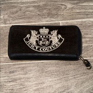 ✨ Authentic Y2K Juicy Couture Zip-Around Wallet ✨
